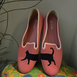 VIVAIA Audrev Round-Toe with Black Cat embroidery